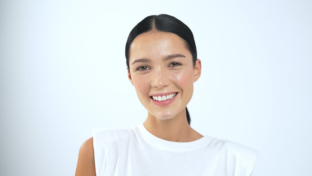 Podkład serum SPF 35 PA++ (Shell) video